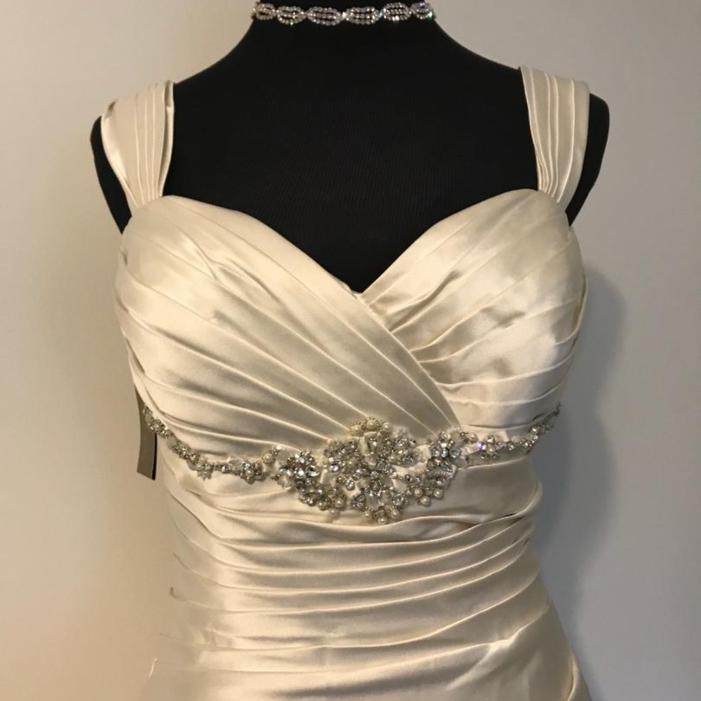 BRIDAL - Picture 2 of 7